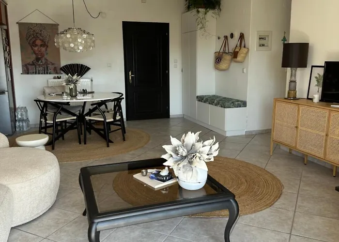 Nice, Spacious And Bright Apartment In Thermi, Thessaloniki.