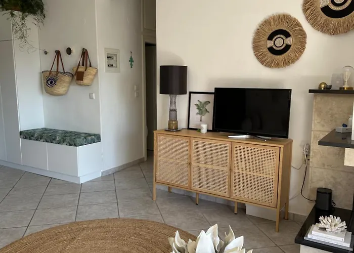 Nice, Spacious And Bright Apartment In Thermi, Thessaloniki.