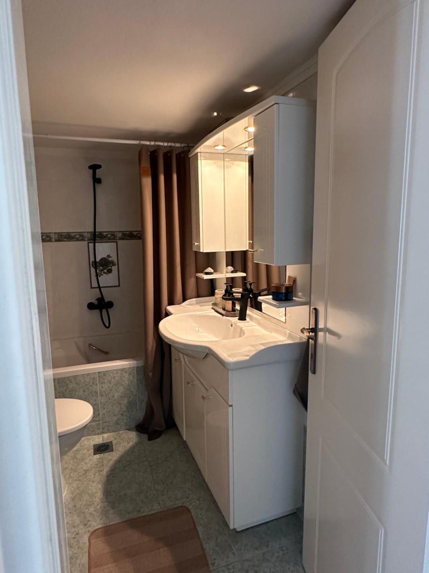 Nice, Spacious And Bright In Thermi, Thessaloniki. Apartment