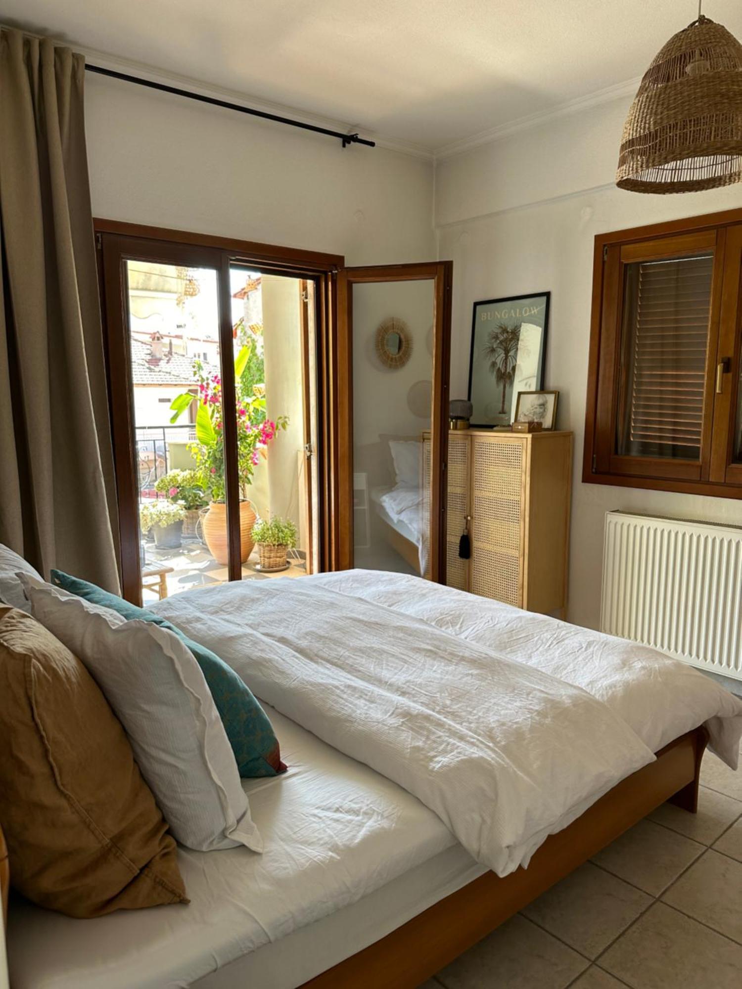 Nice, Spacious And Bright In Thermi, Thessaloniki. Apartment