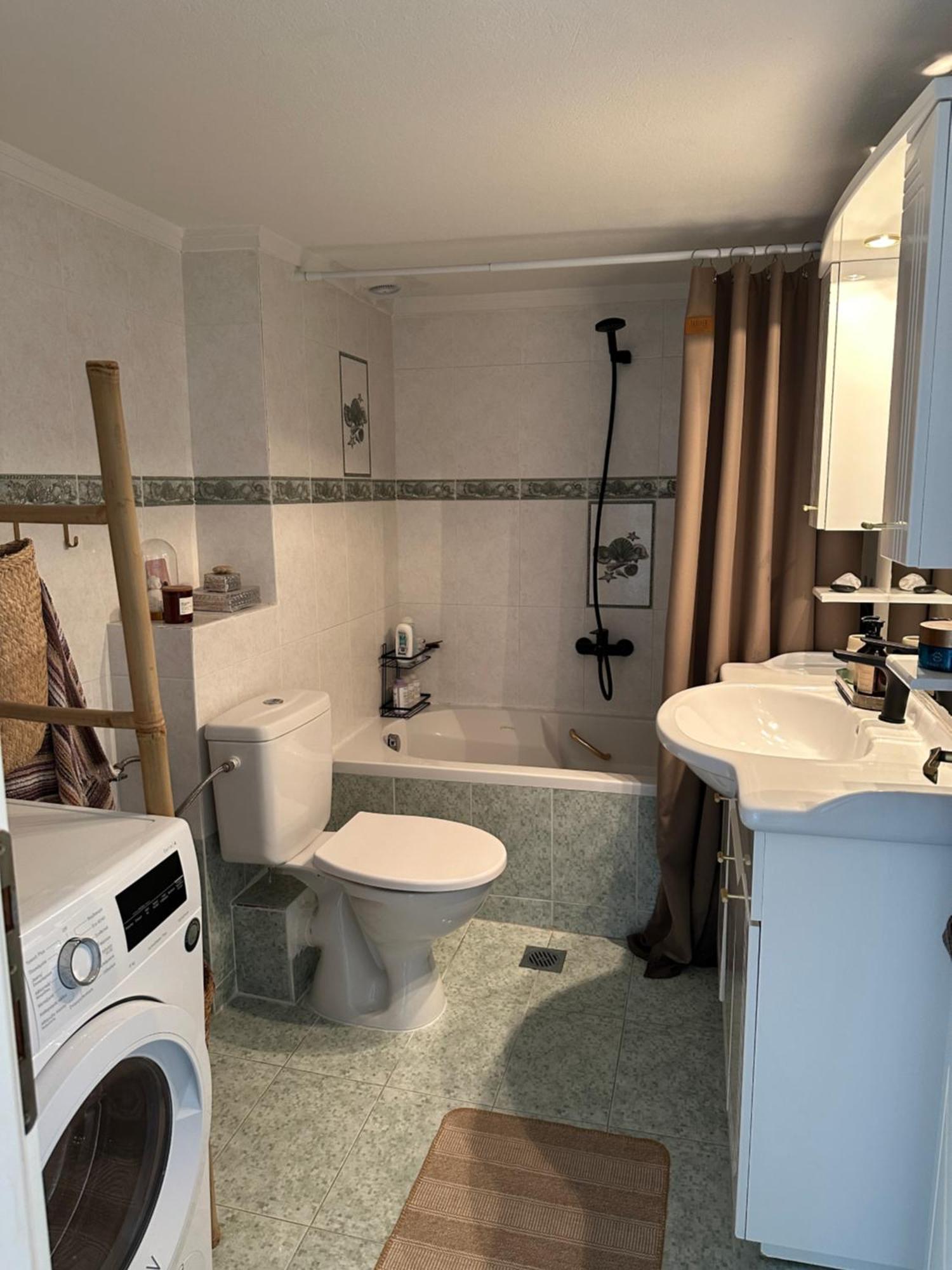 Nice, Spacious And Bright In Thermi, Thessaloniki. Thermi