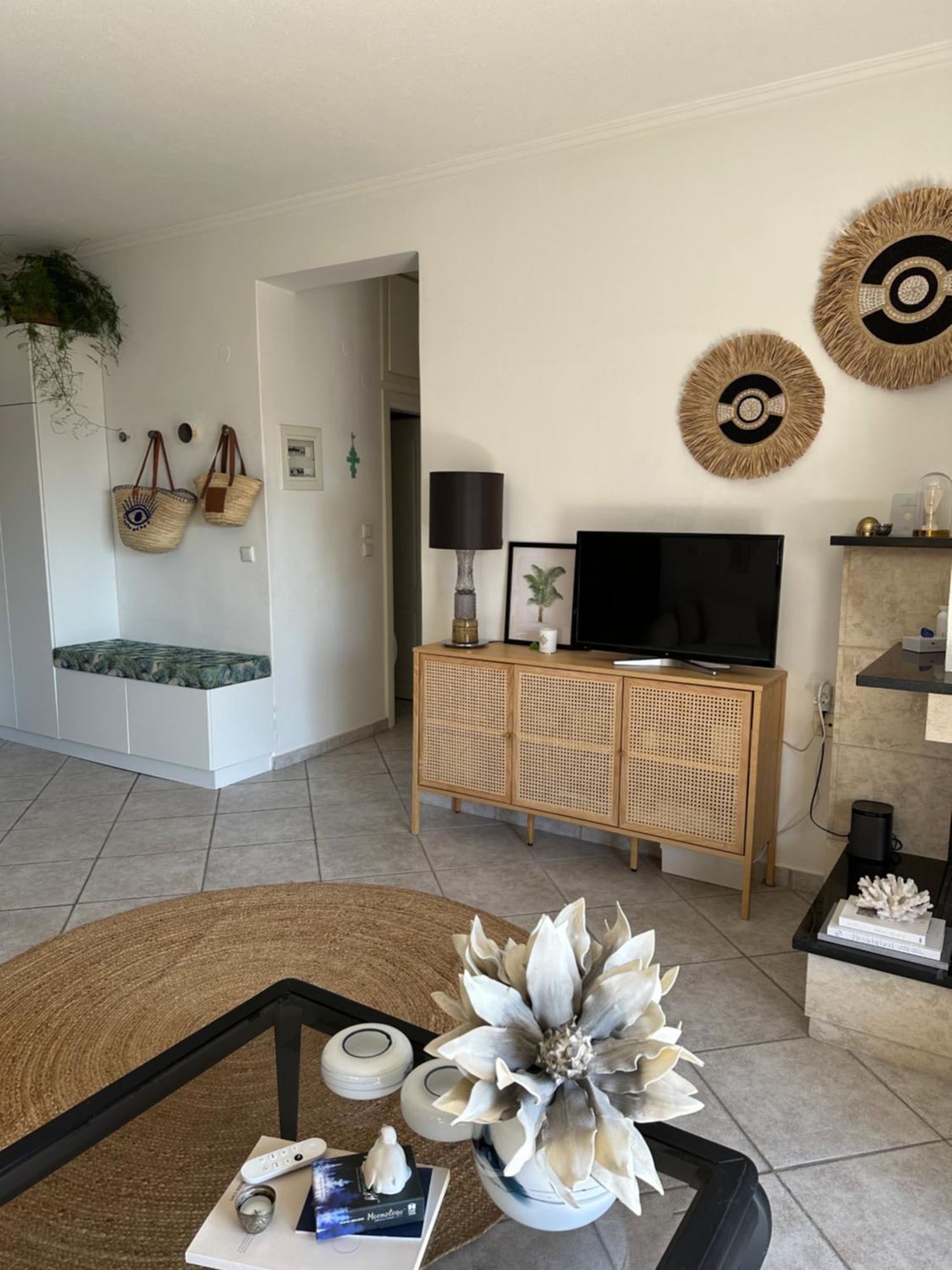 Nice, Spacious And Bright In Thermi, Thessaloniki. Apartment *